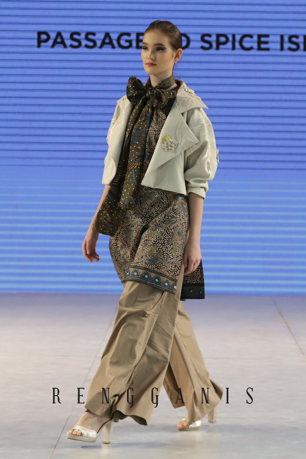 Kunyit Cropped Jacket