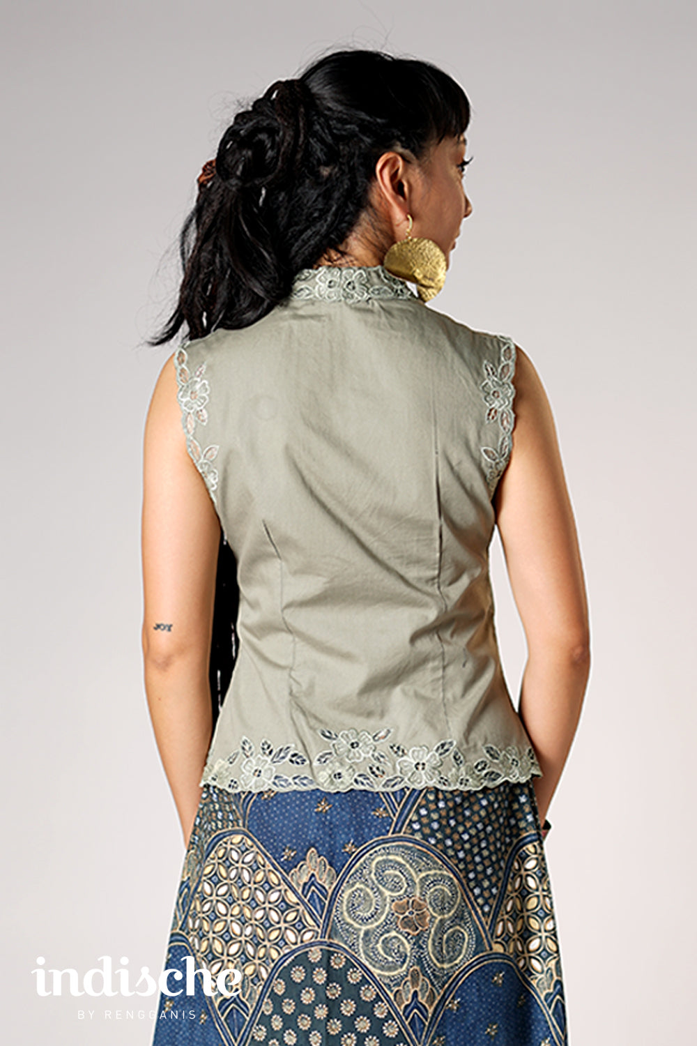 Flora Sleeveless Kebaya with beff