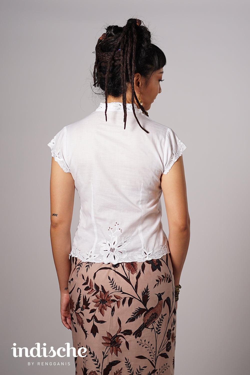 Cap Sleeved Kebaya Beskap in White