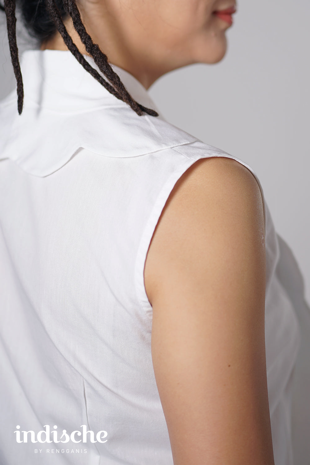 Scallop Sleeveless Kebaya