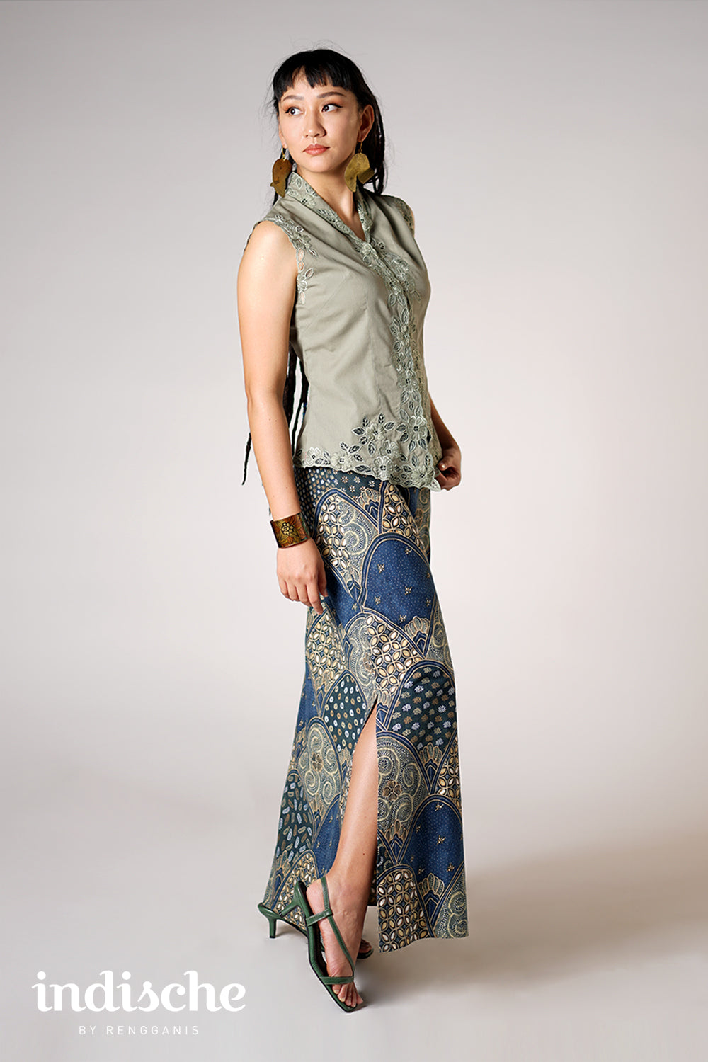 Flora Sleeveless Kebaya with beff