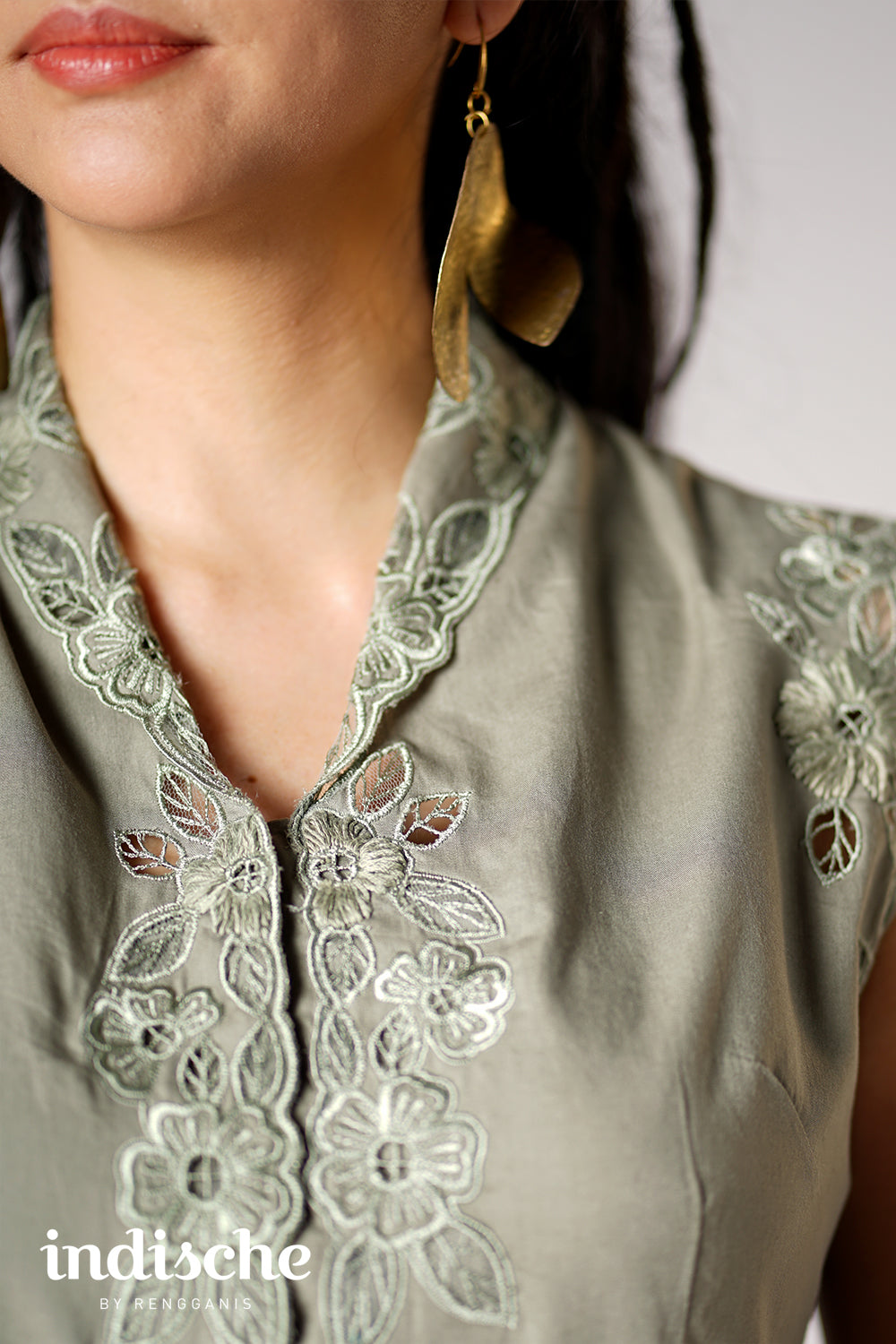 Flora Sleeveless Kebaya with beff