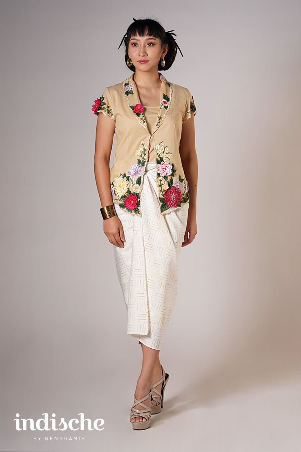 Wild Garden Kebaya in Short Sleeves