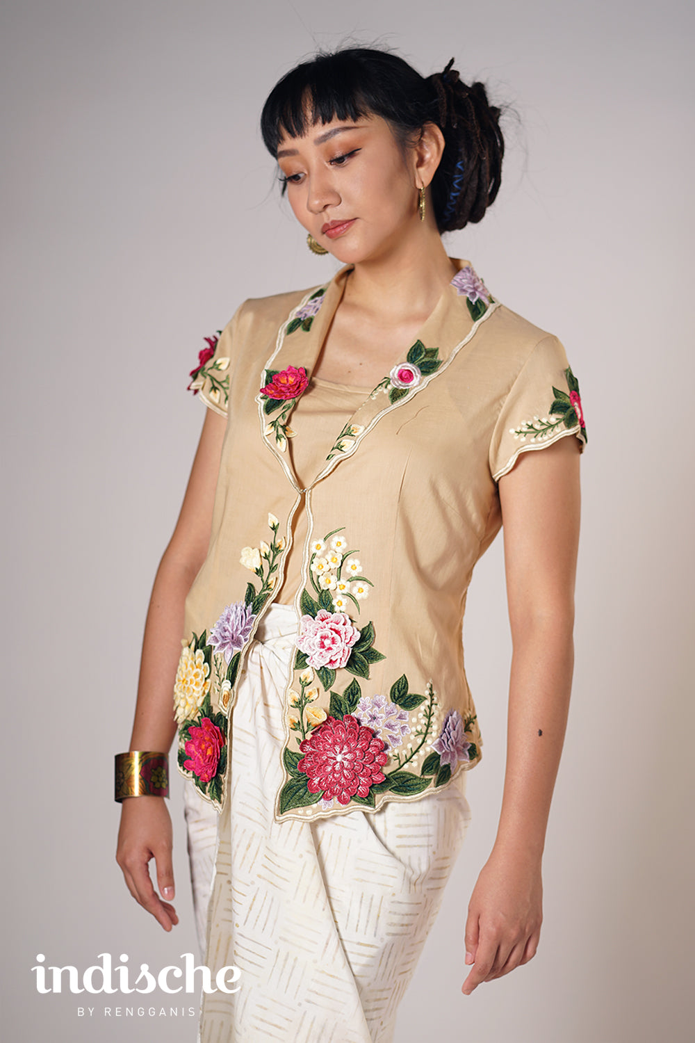 Wild Garden Kebaya in Short Sleeves