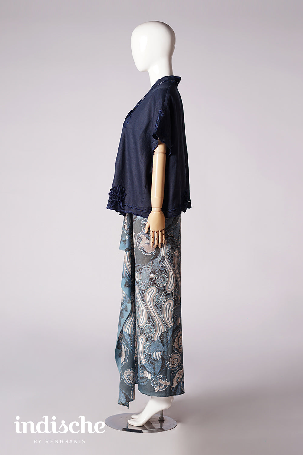 Dahlia Oversized Kebaya in Navy Blue