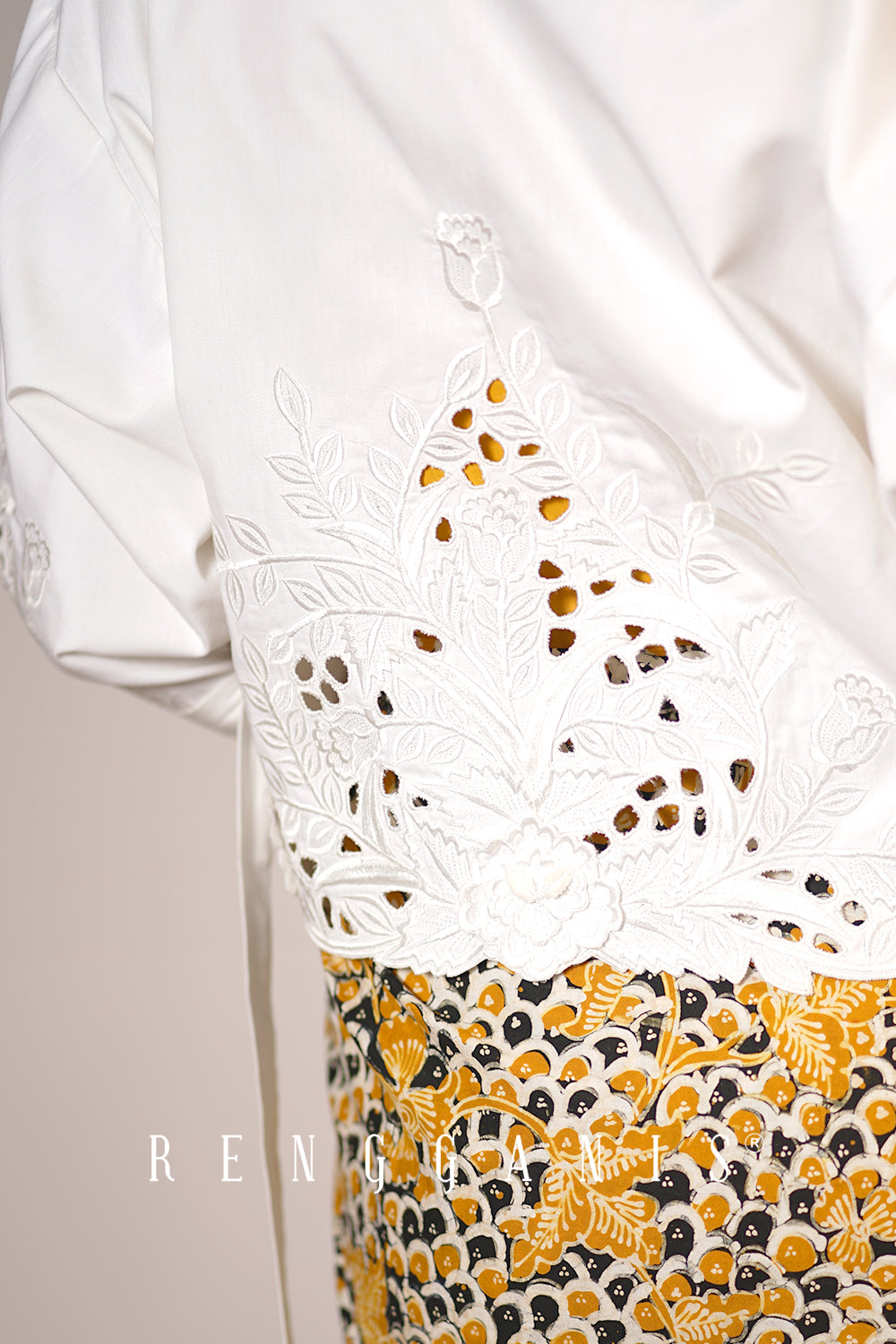 Gendis Cropped Jacket