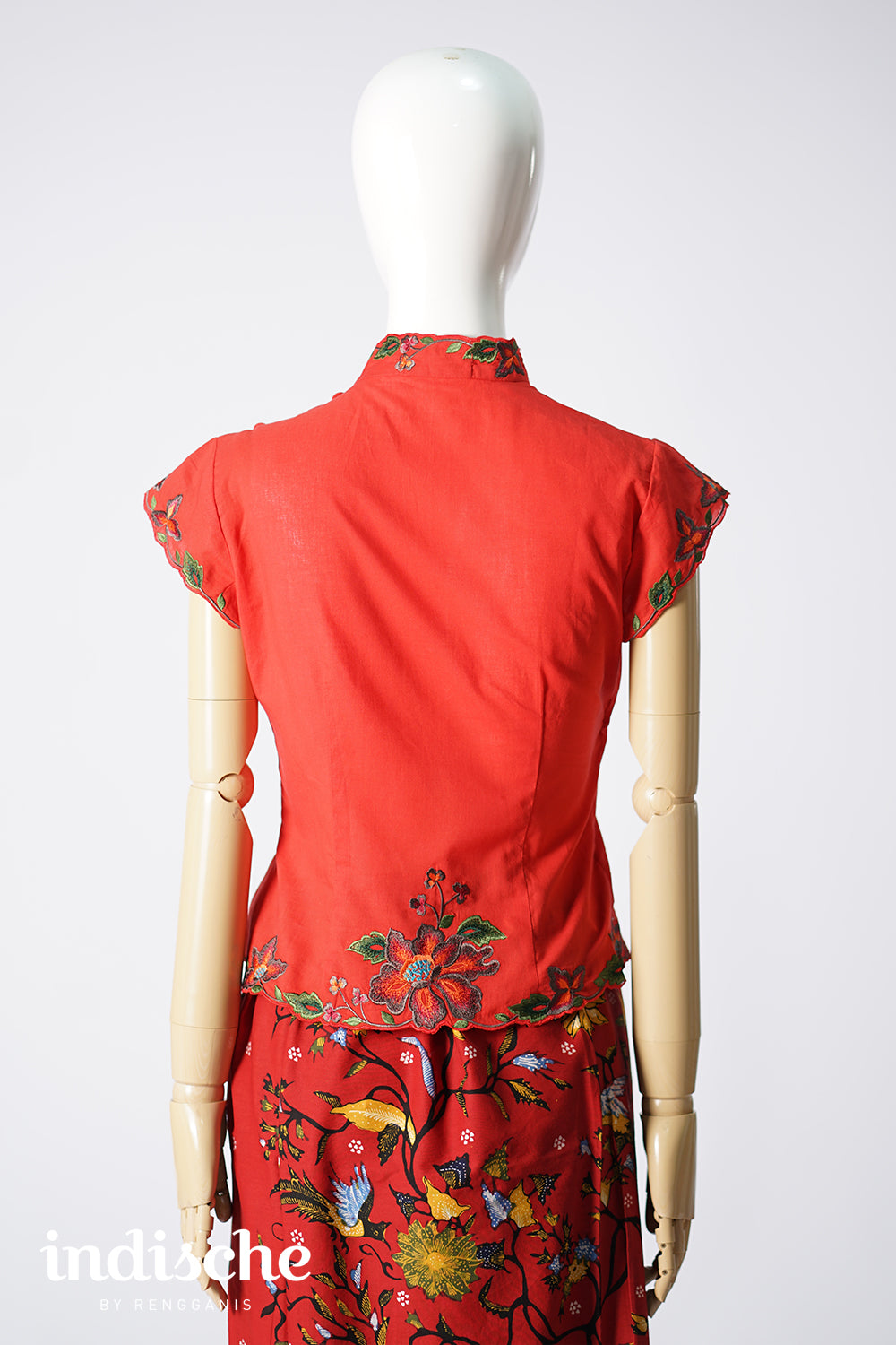 Petunia Kebaya