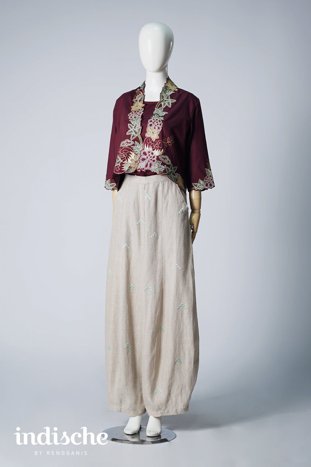 3/4 Sleeved Peonies Bolero in Deep Berry