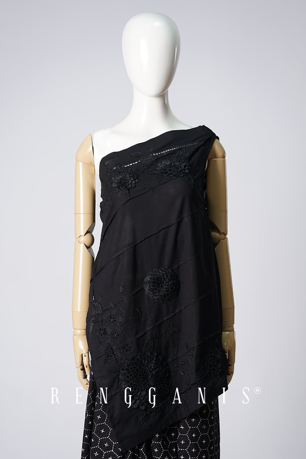 Dahlia Top in Black