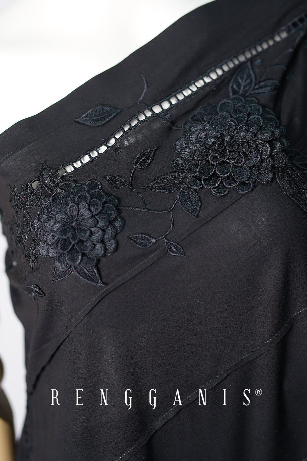 Dahlia Top in Black