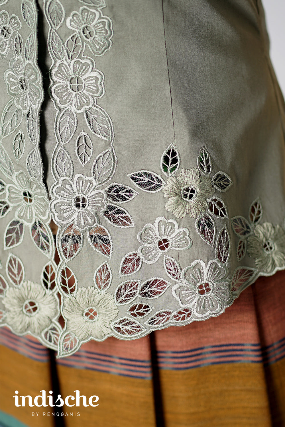 Flora Sleeveless Kebaya with beff