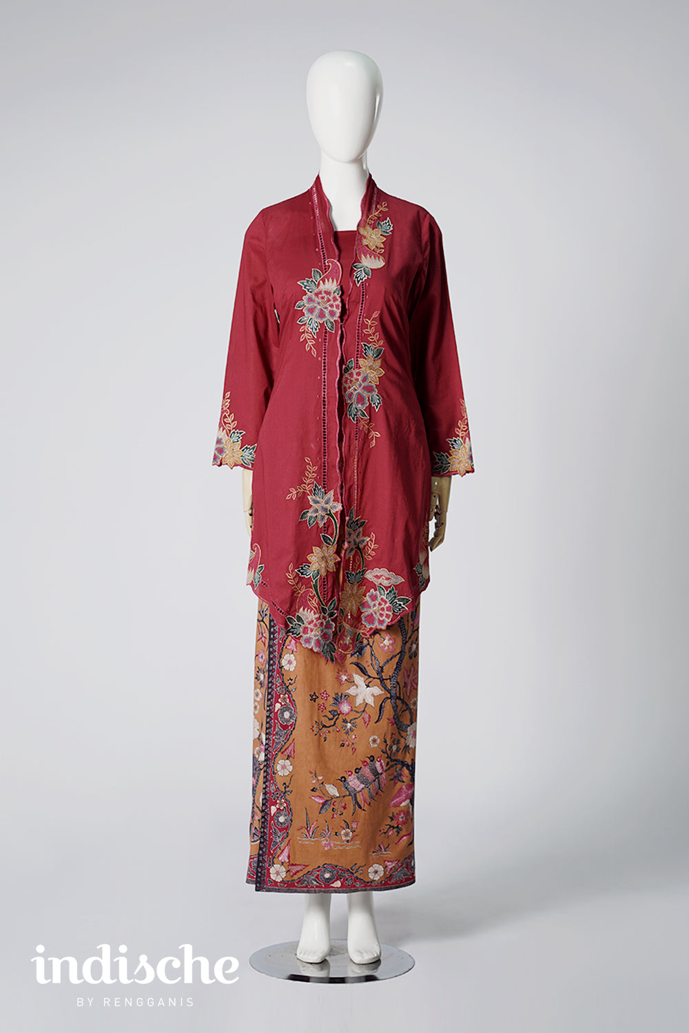 Ajeng in Maroon