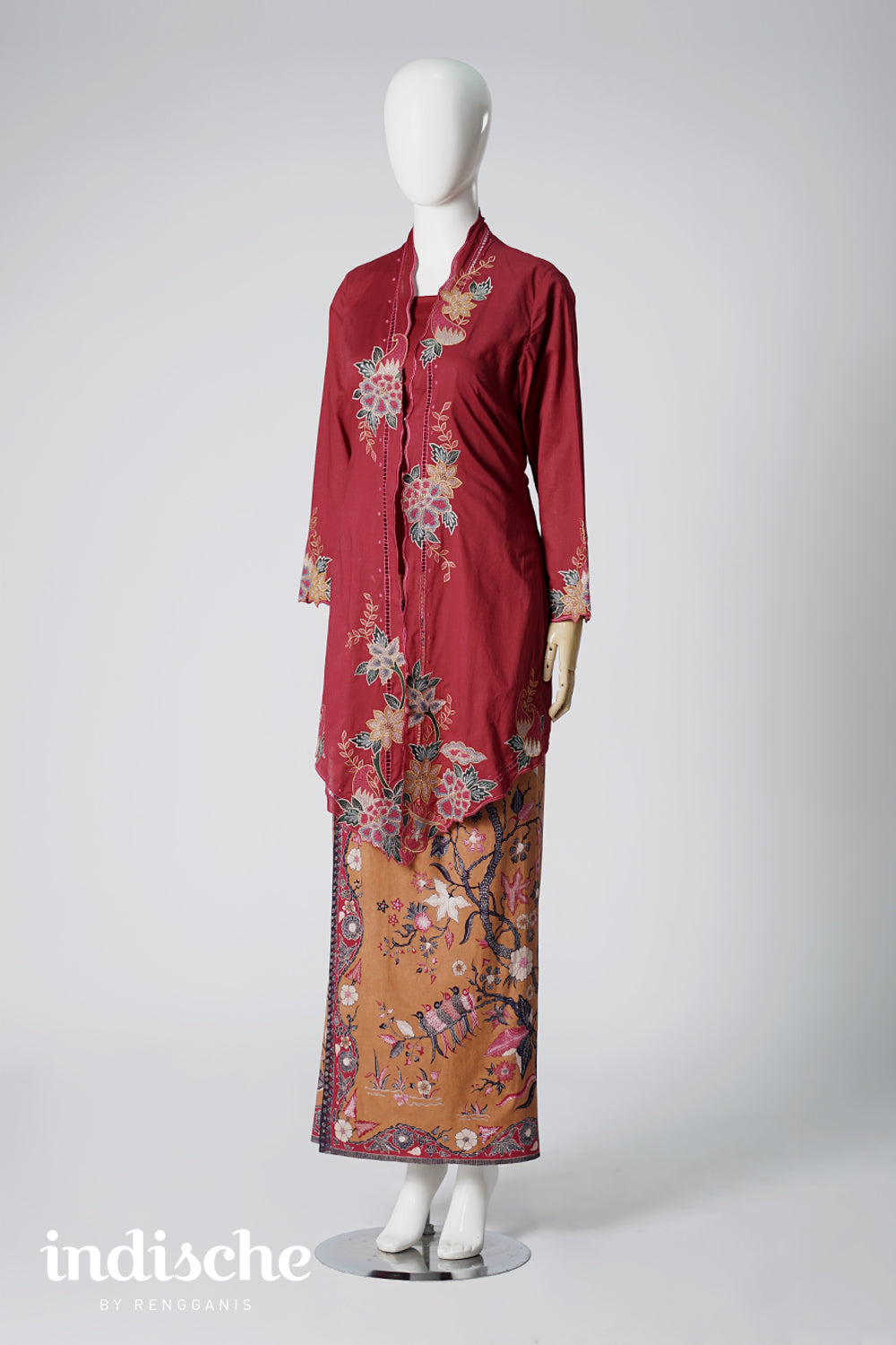 Ajeng in Maroon