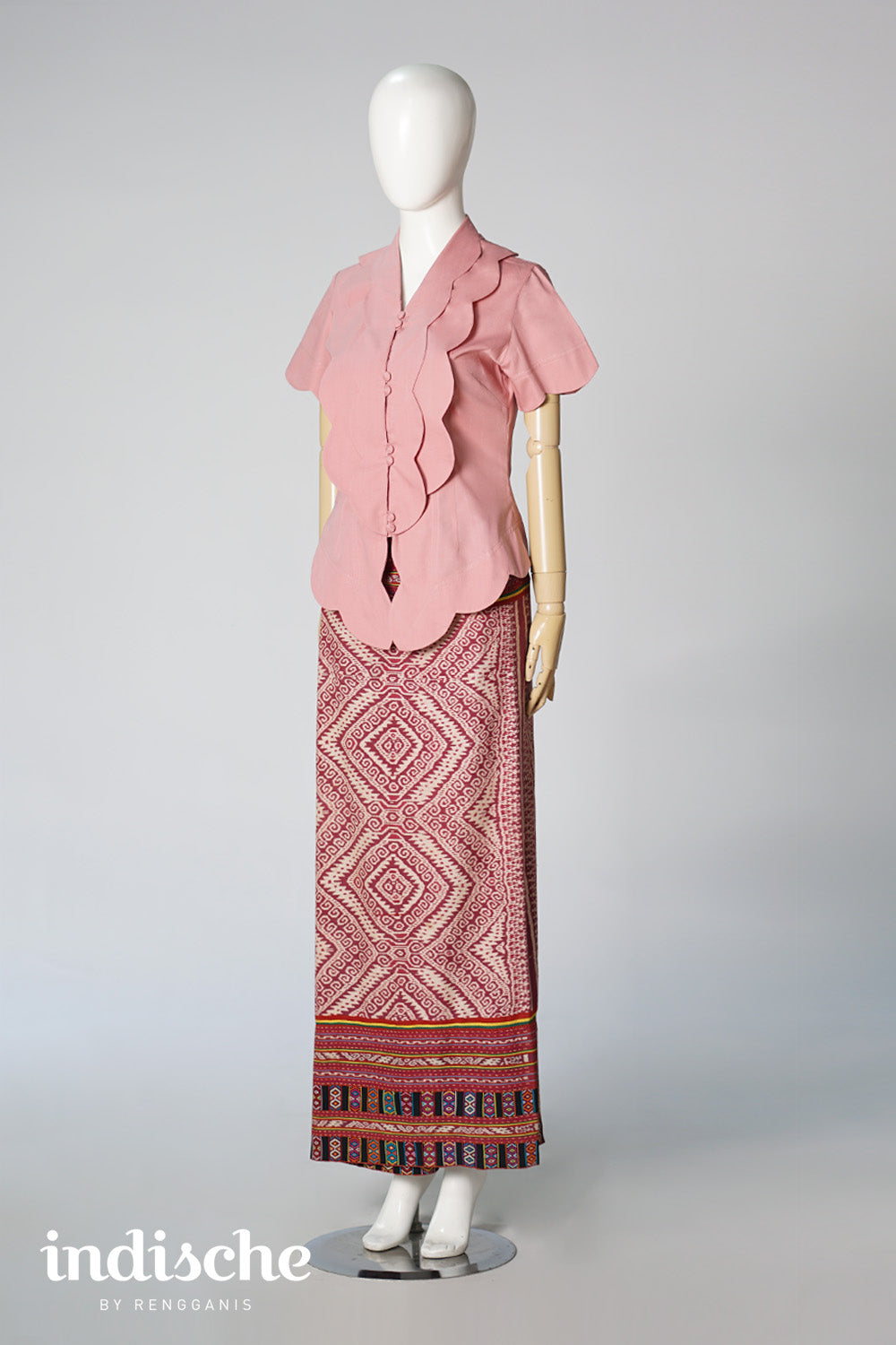 Scallop Short Sleeved Kebaya in Dusty Pink