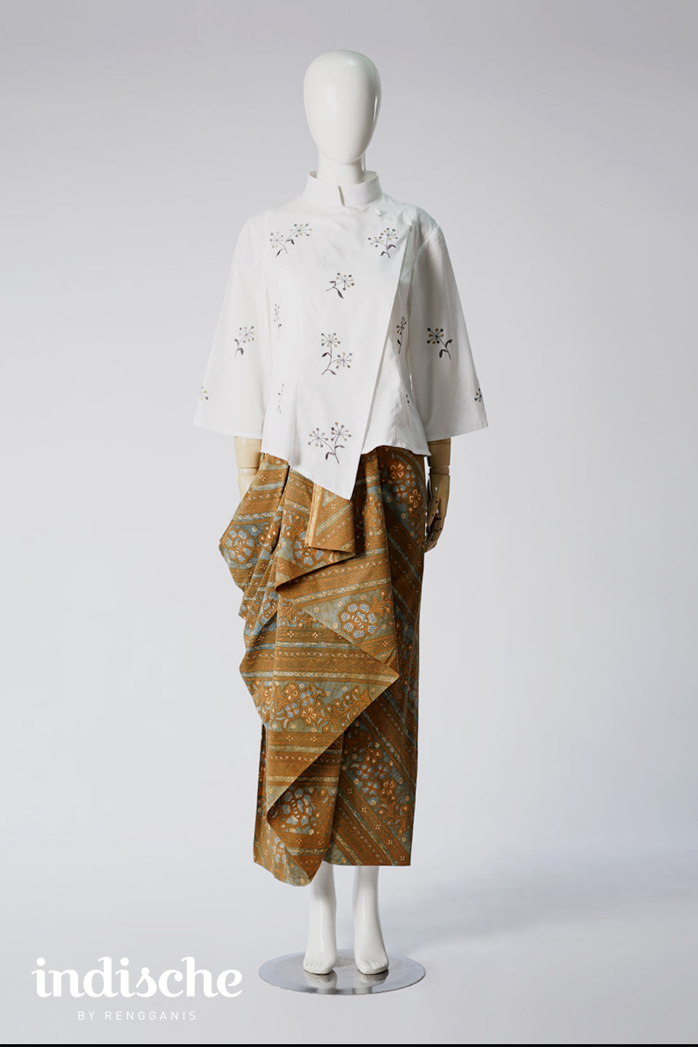 Beskap Adas in Broken White