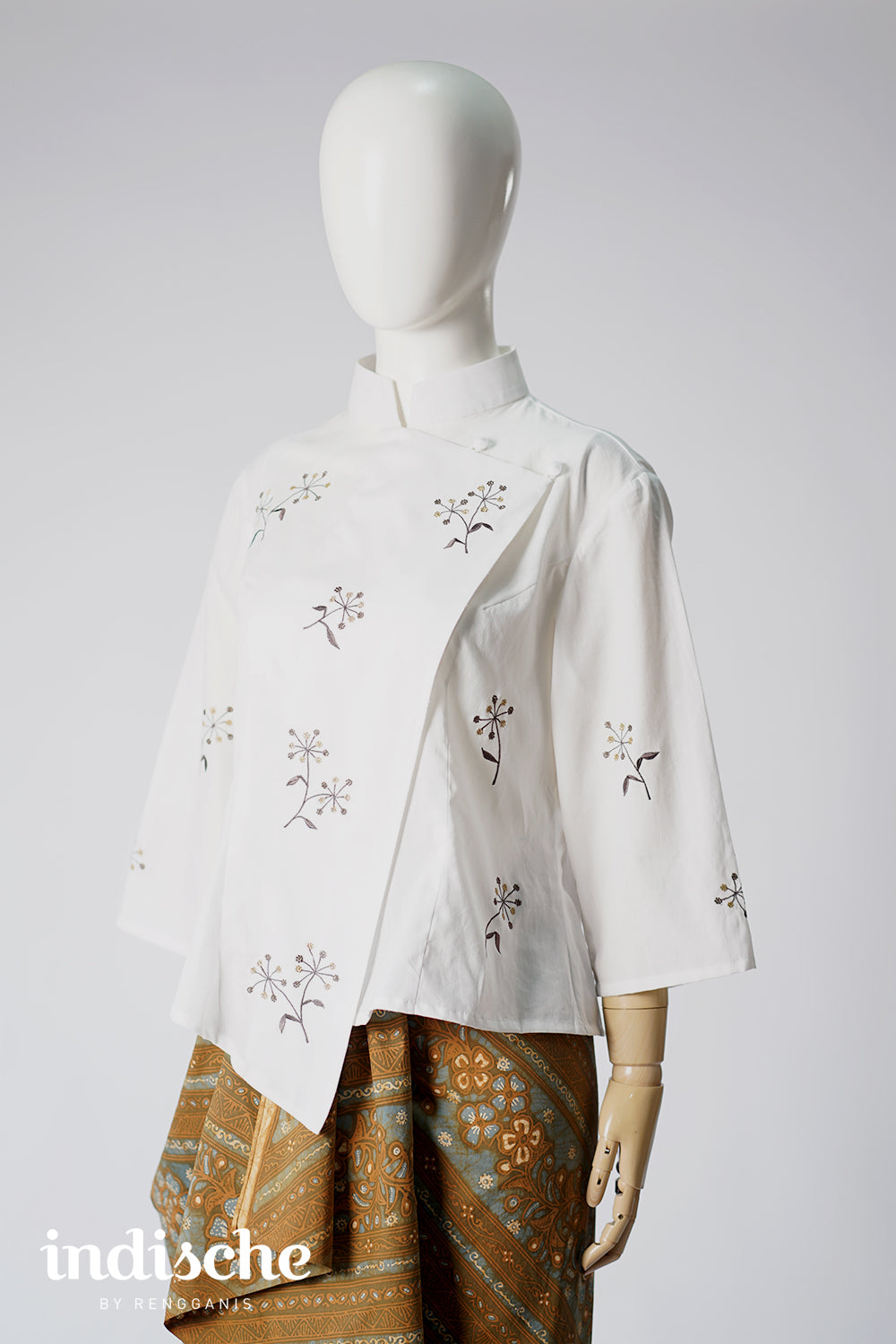 Beskap Adas in Broken White