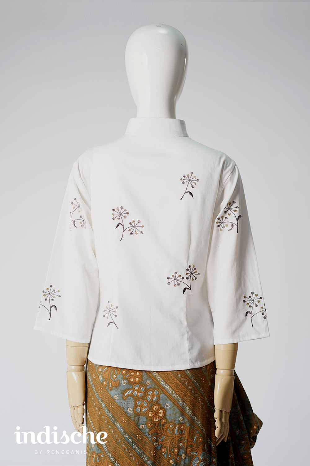 Beskap Adas in Broken White