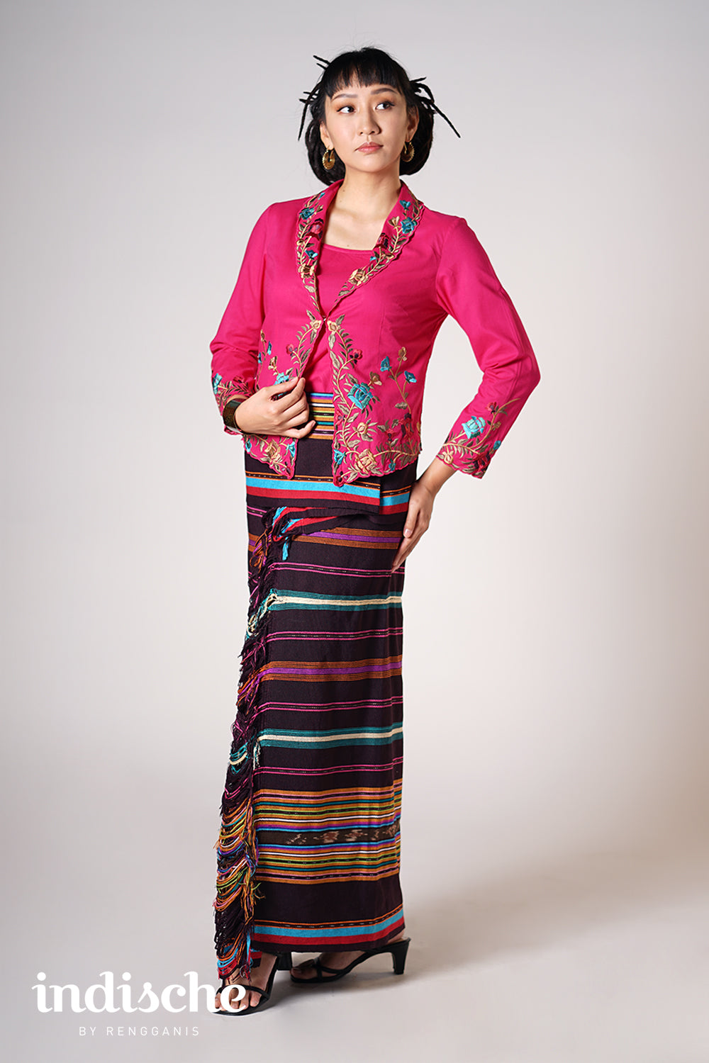 Dhara Kebaya in Fuschia