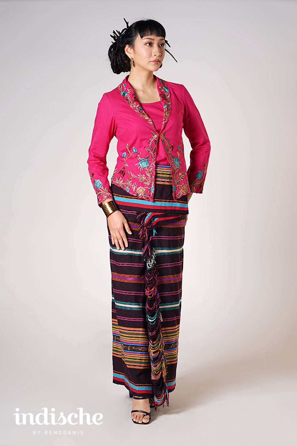 Dhara Kebaya in Fuschia