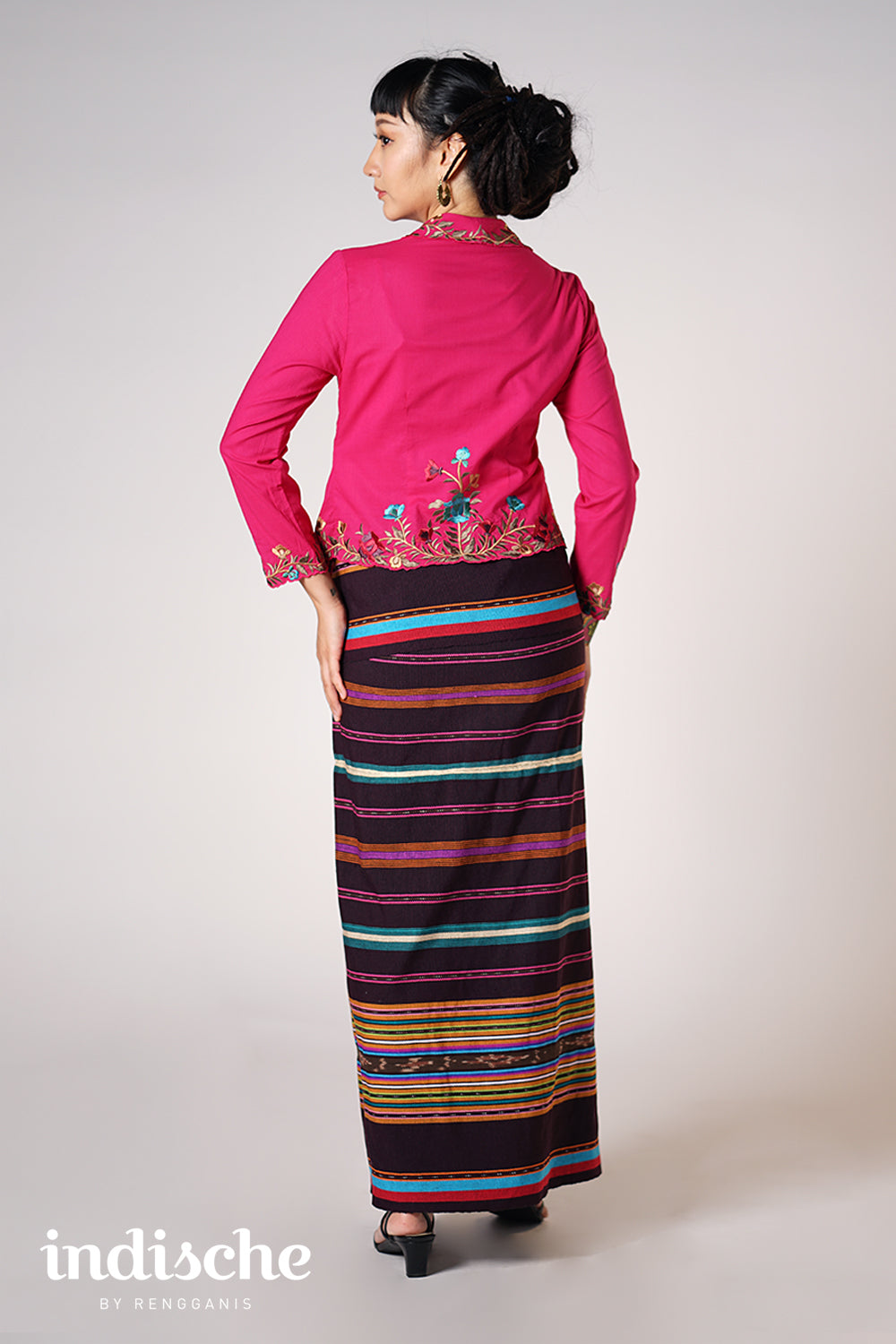 Dhara Kebaya in Fuschia