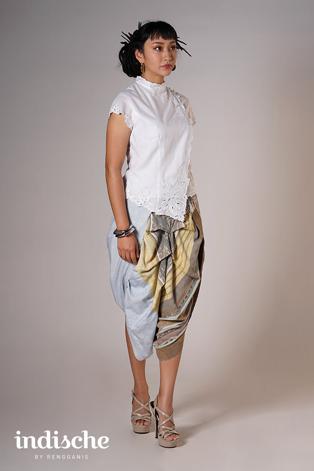 Cap Sleeved Kebaya Beskap in White