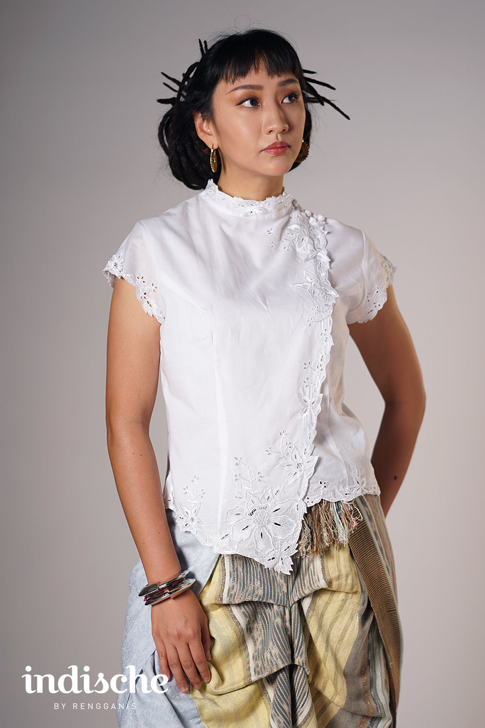 Cap Sleeved Kebaya Beskap in White