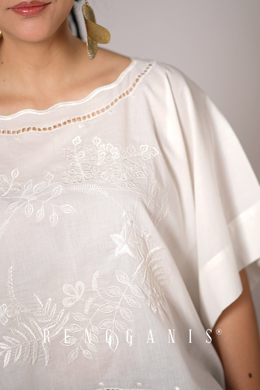 Garland in Short Sleeves