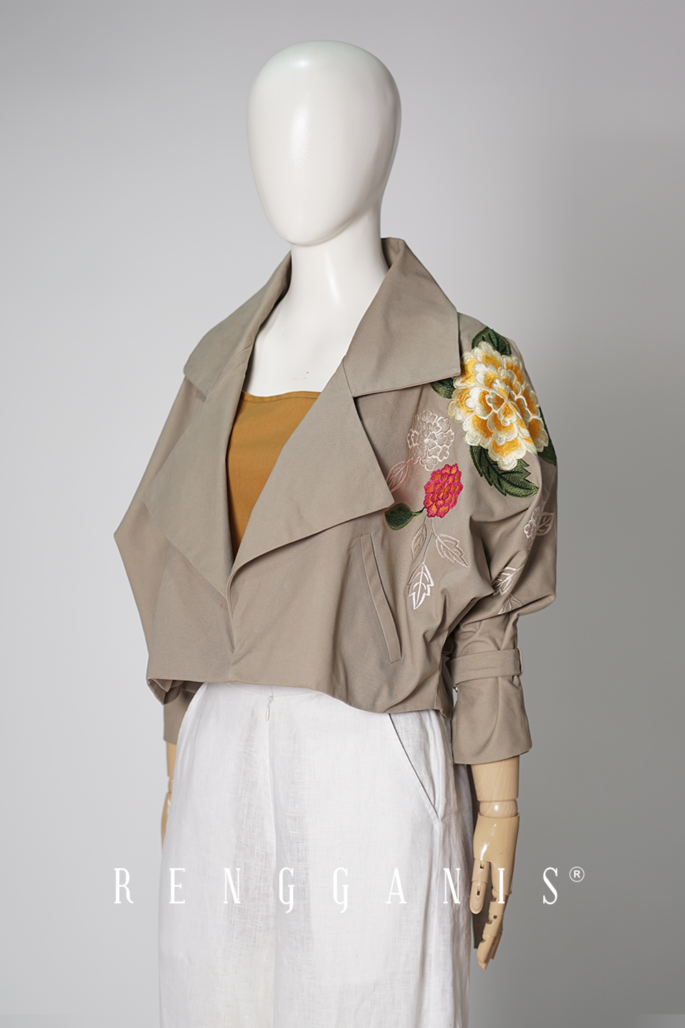 Little Garden Cropped Jacket in Flat Embroidery