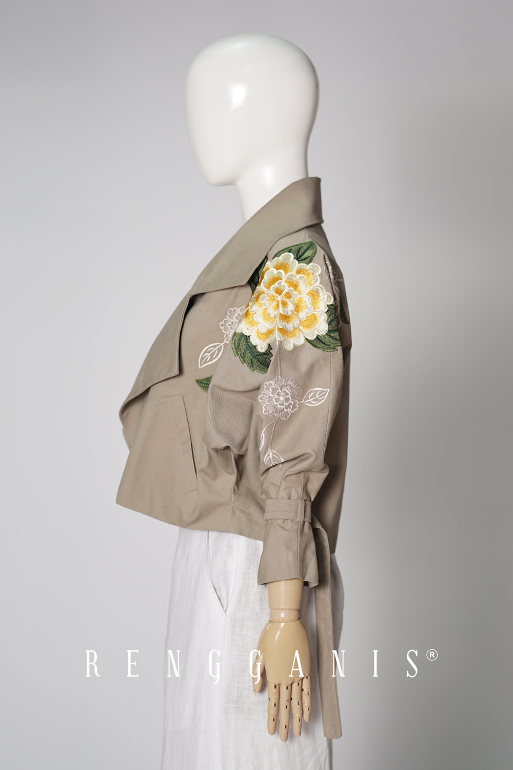 Little Garden Cropped Jacket in Flat Embroidery