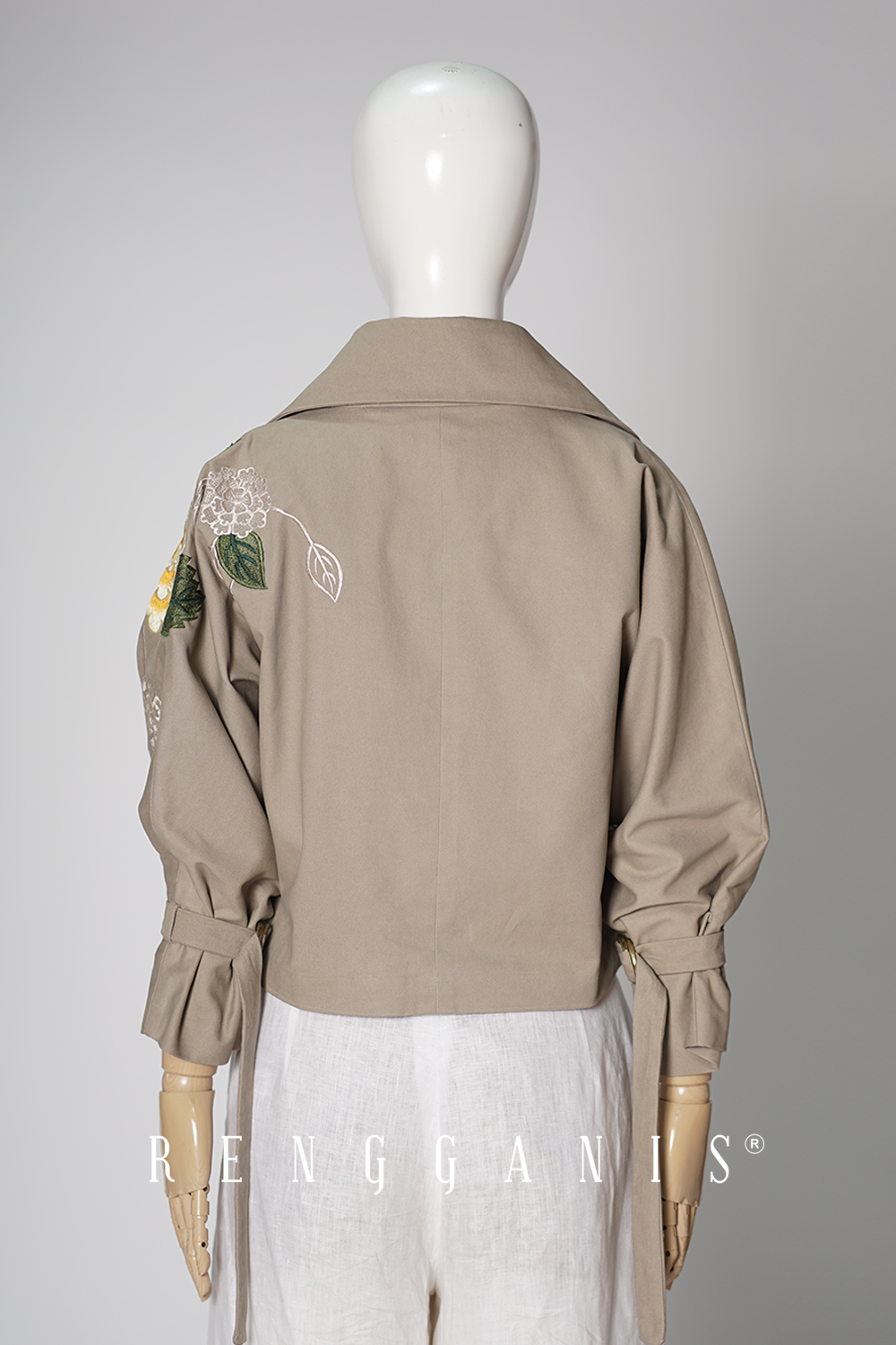 Little Garden Cropped Jacket in Flat Embroidery