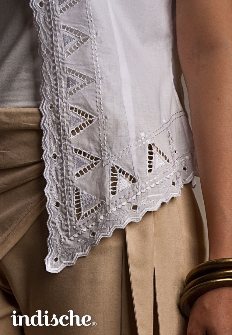 Pucuk Sleeveless Kebaya