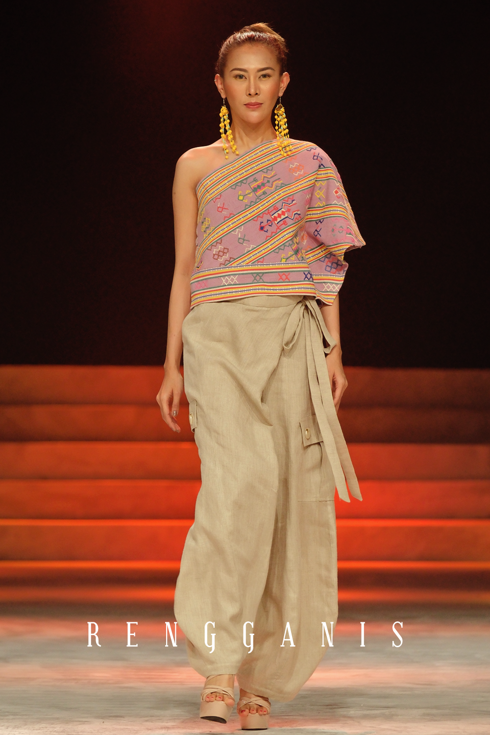 1 Shoulder Top in Buna Ayotupas