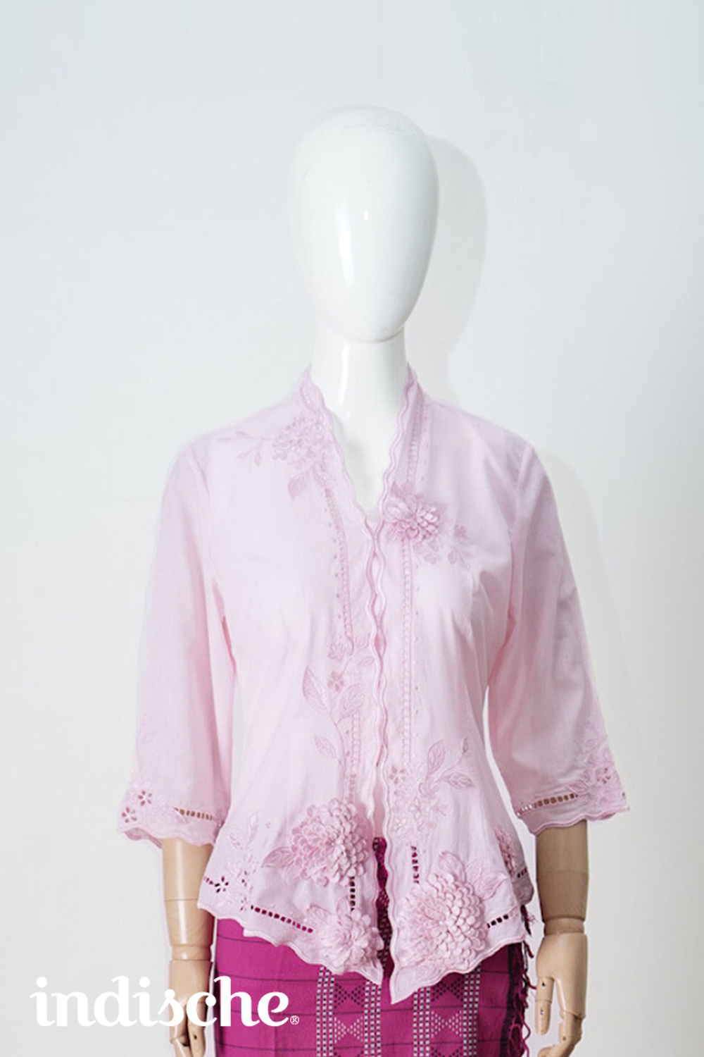 Kebaya Dahlia in Baby Pink