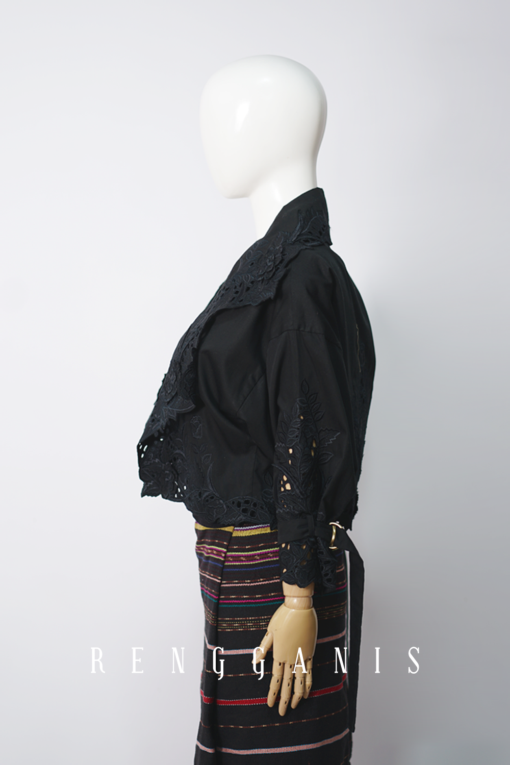 Gendis Cropped Jacket in Black