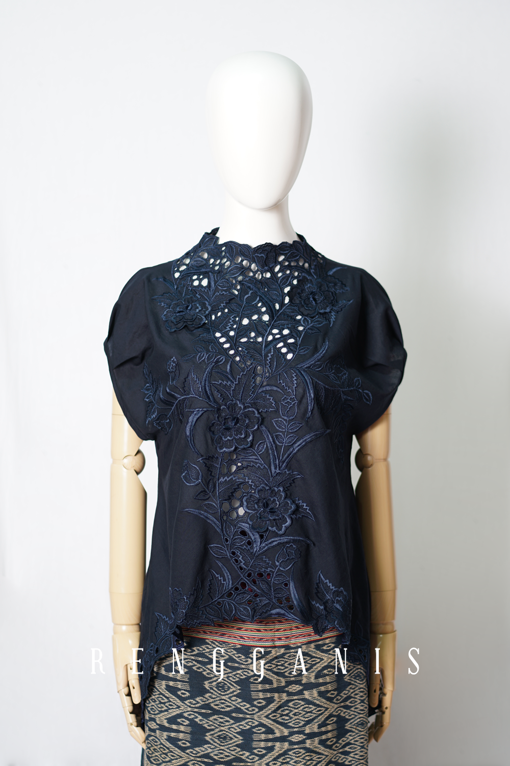 Gendis Top in Navy Blue