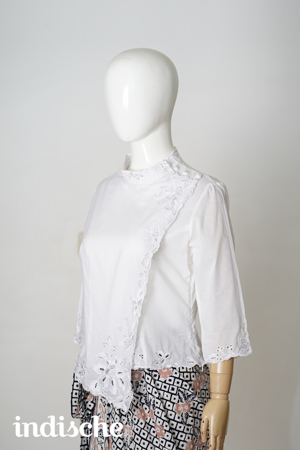 3/4 Sleeved Kebaya Beskap in White