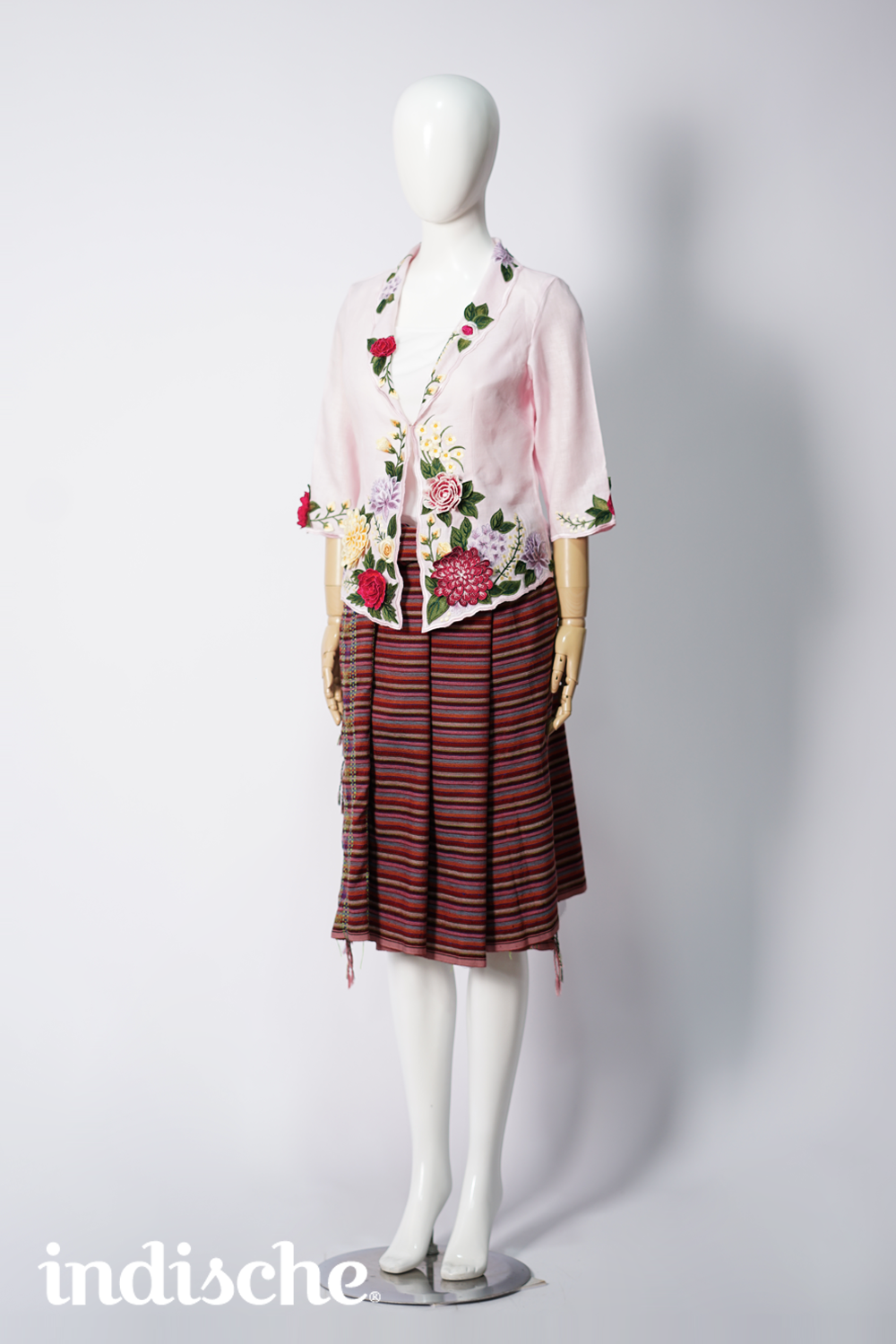 Wild Garden Kebaya in Linen Baby Pink