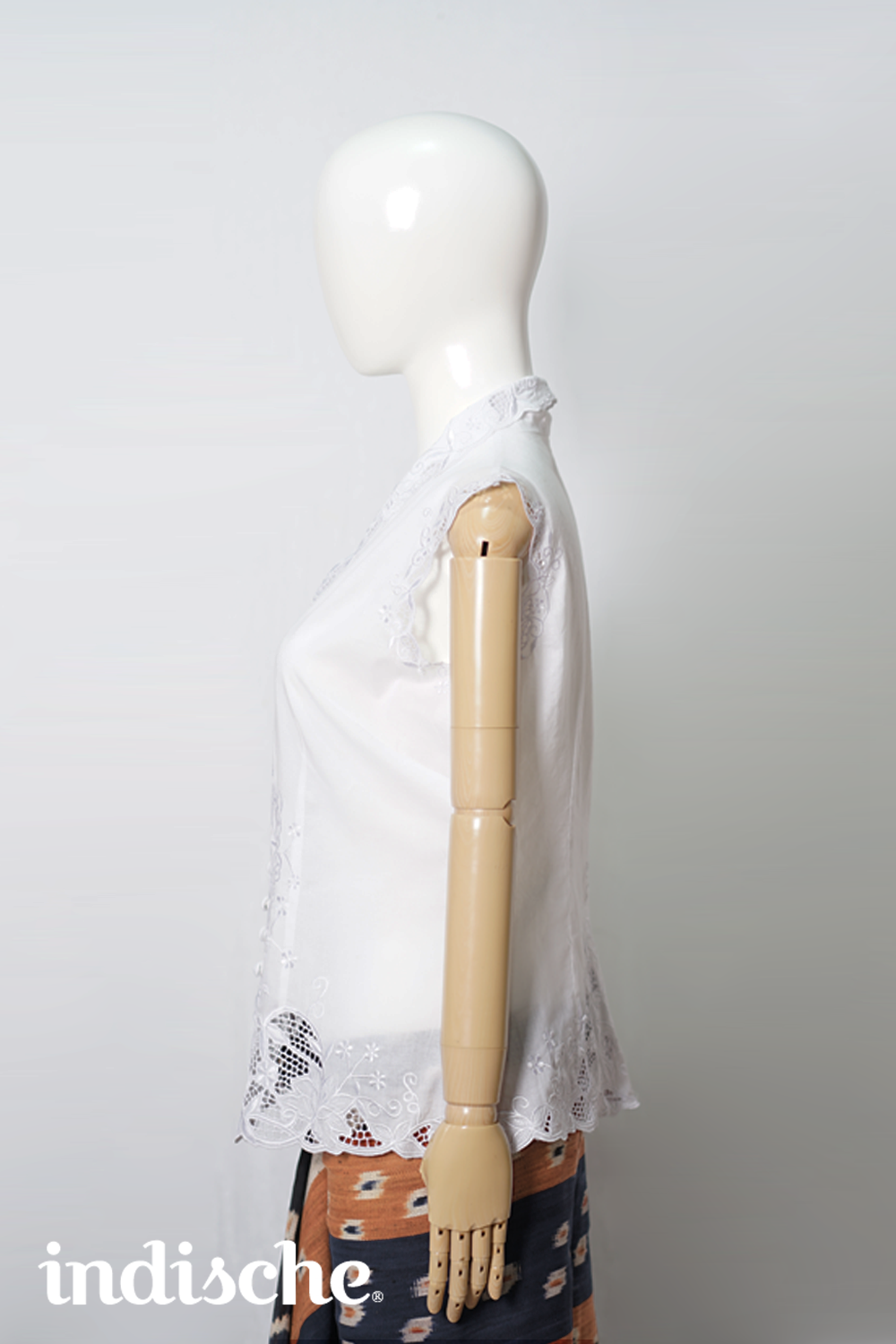 Kupu Kupu Sleeveless Kebaya