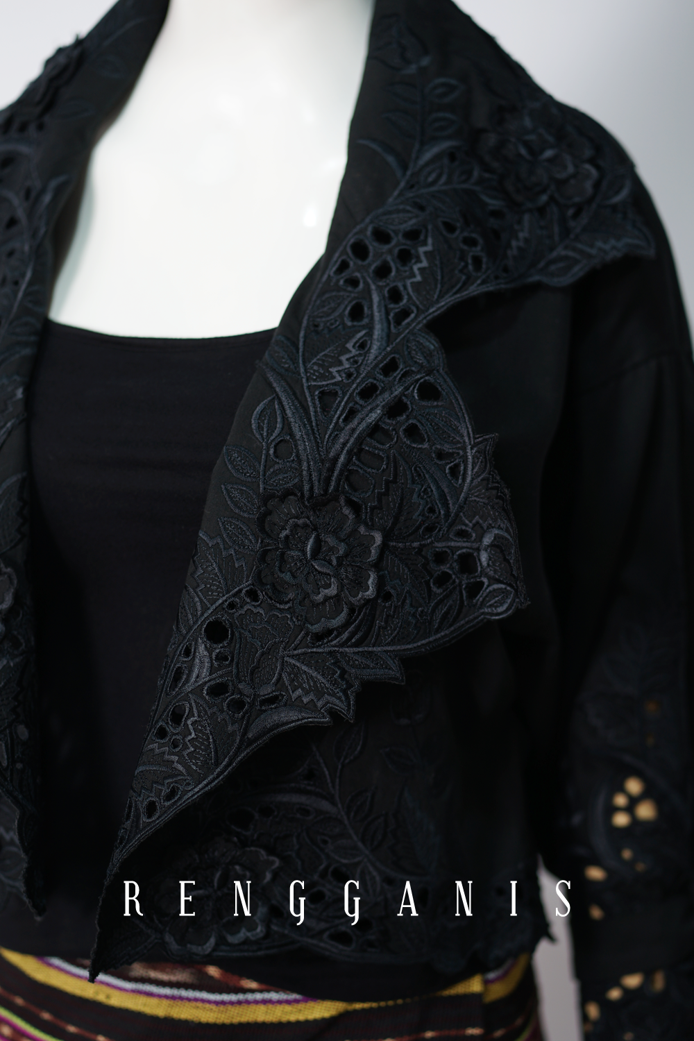 Gendis Cropped Jacket in Black