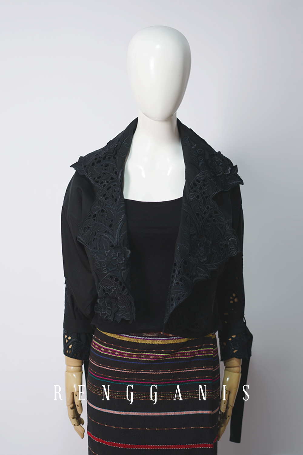 Gendis Cropped Jacket in Black