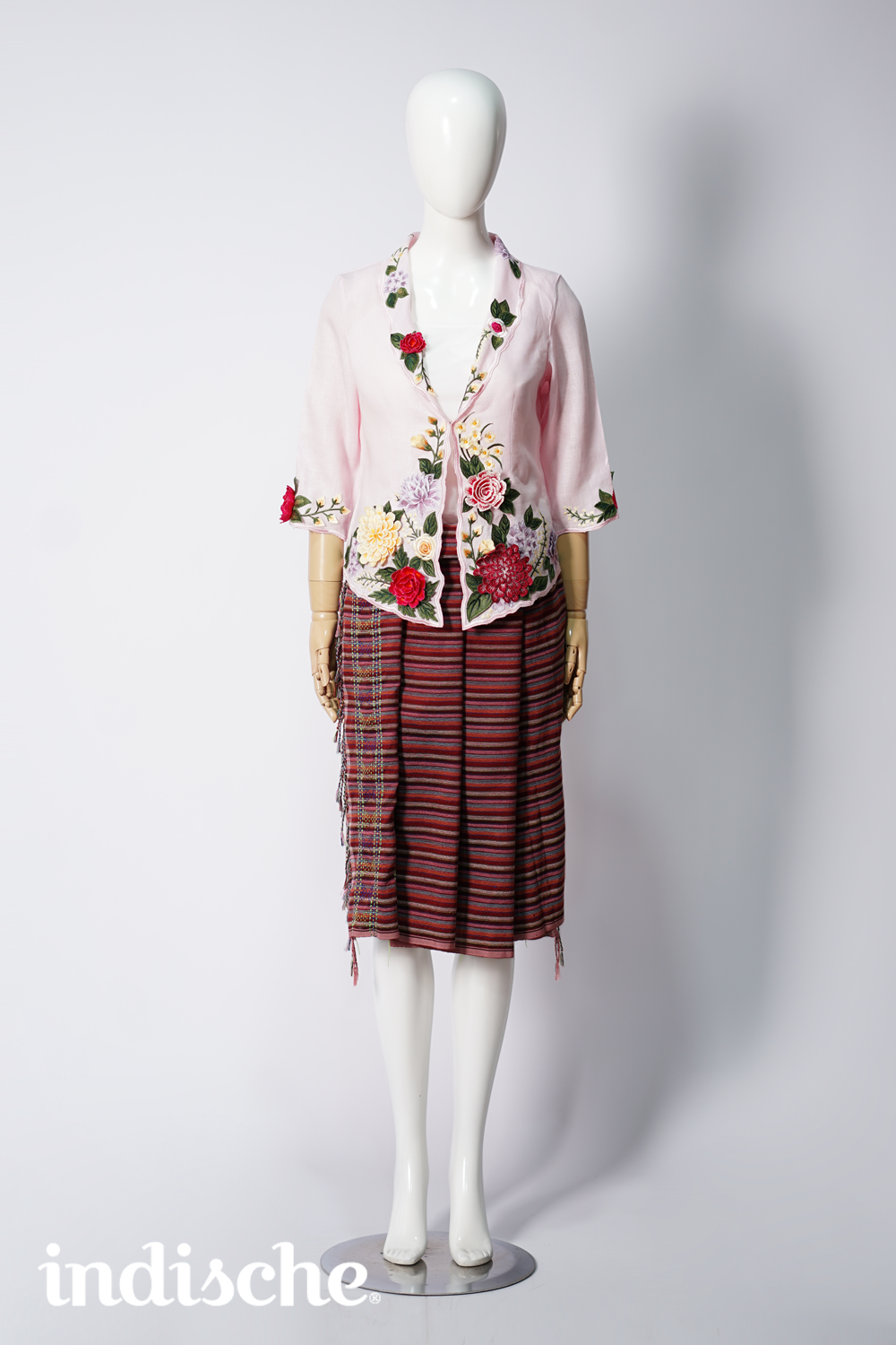 Wild Garden Kebaya in Linen Baby Pink