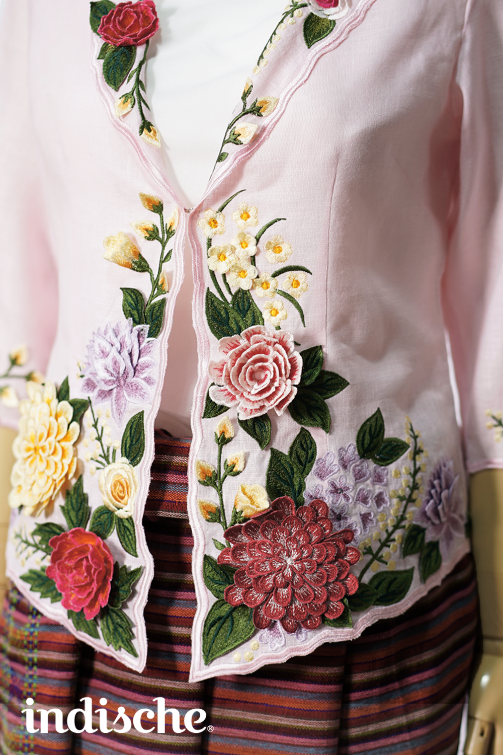 Wild Garden Kebaya in Linen Baby Pink