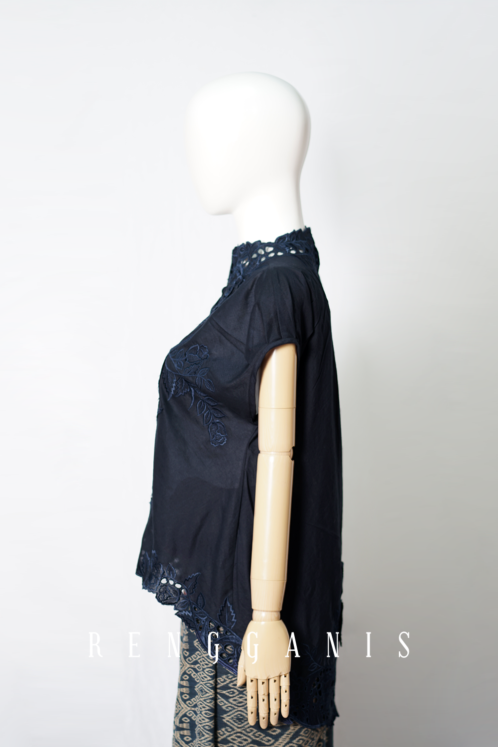 Gendis Top in Navy Blue