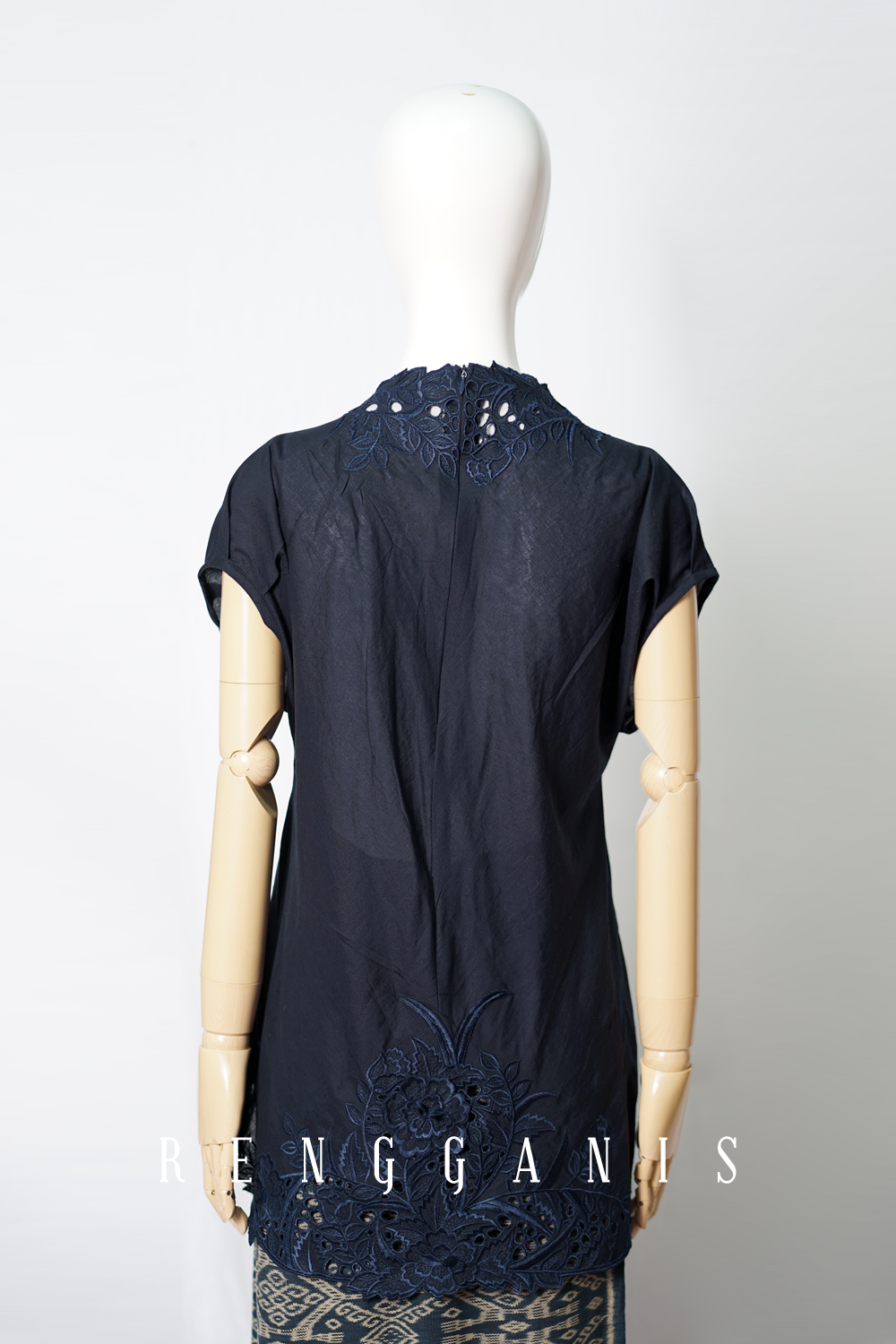 Gendis Top in Navy Blue