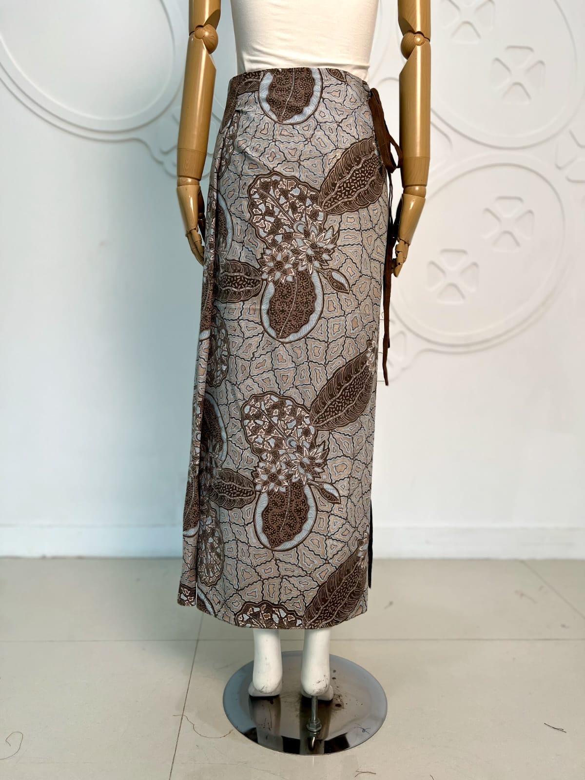 Uncut Pleated Sarong Skirt in Handdrawan Batik