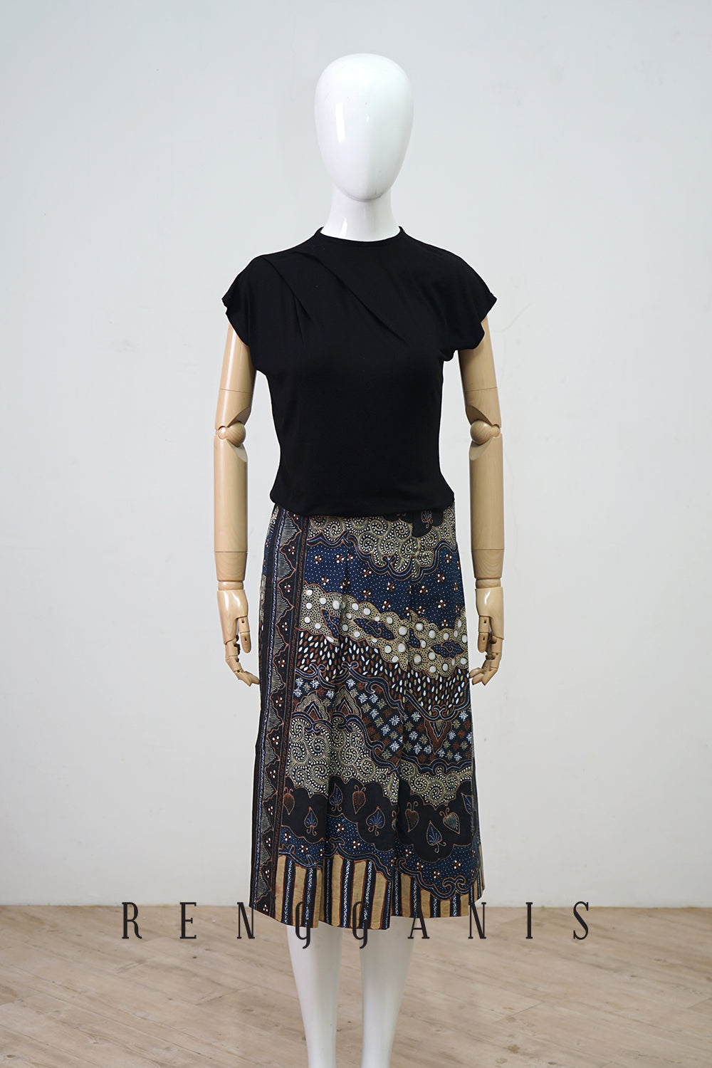 Uncut Batik Short Pleated Skirt