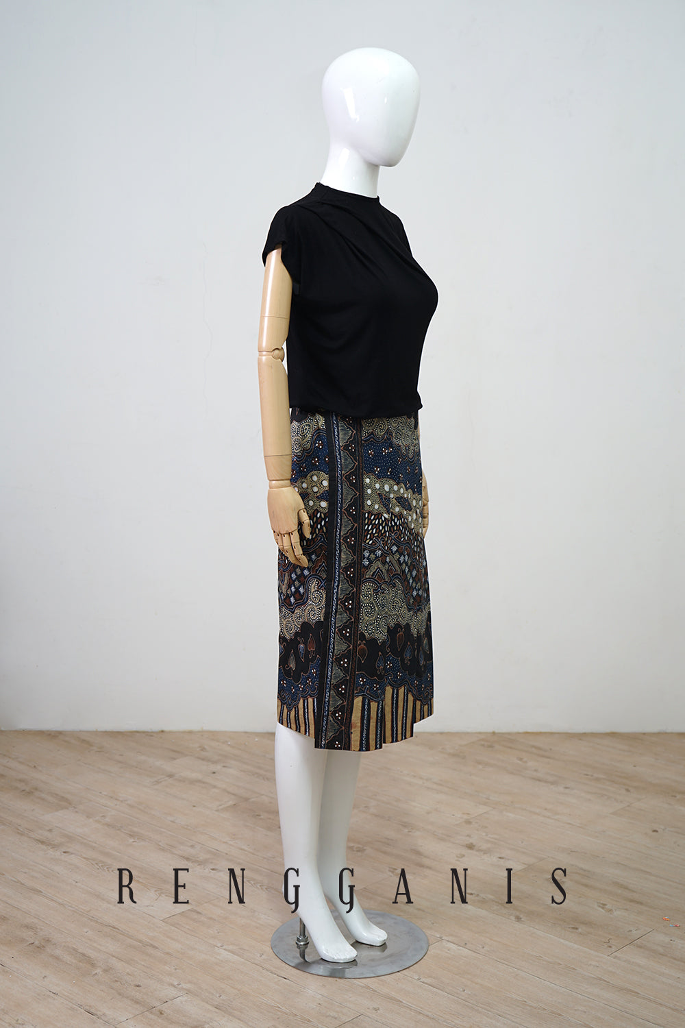 Uncut Batik Short Pleated Skirt