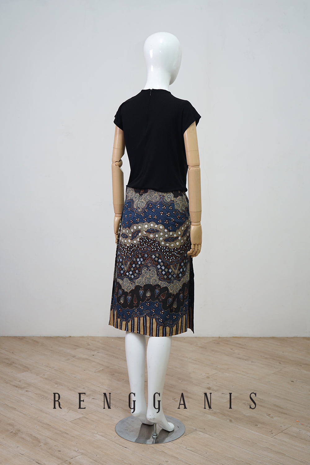 Uncut Batik Short Pleated Skirt