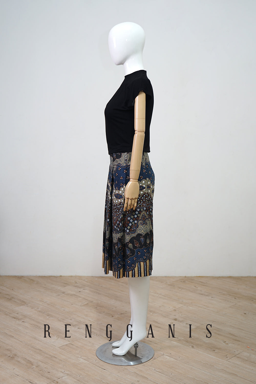 Uncut Batik Short Pleated Skirt