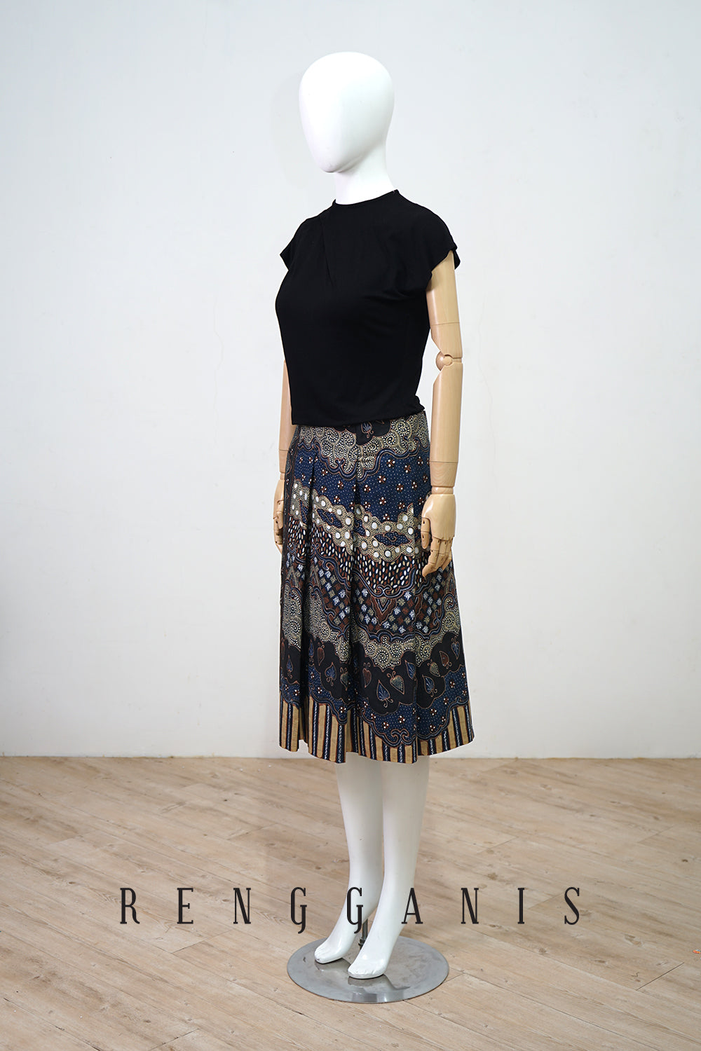 Uncut Batik Short Pleated Skirt